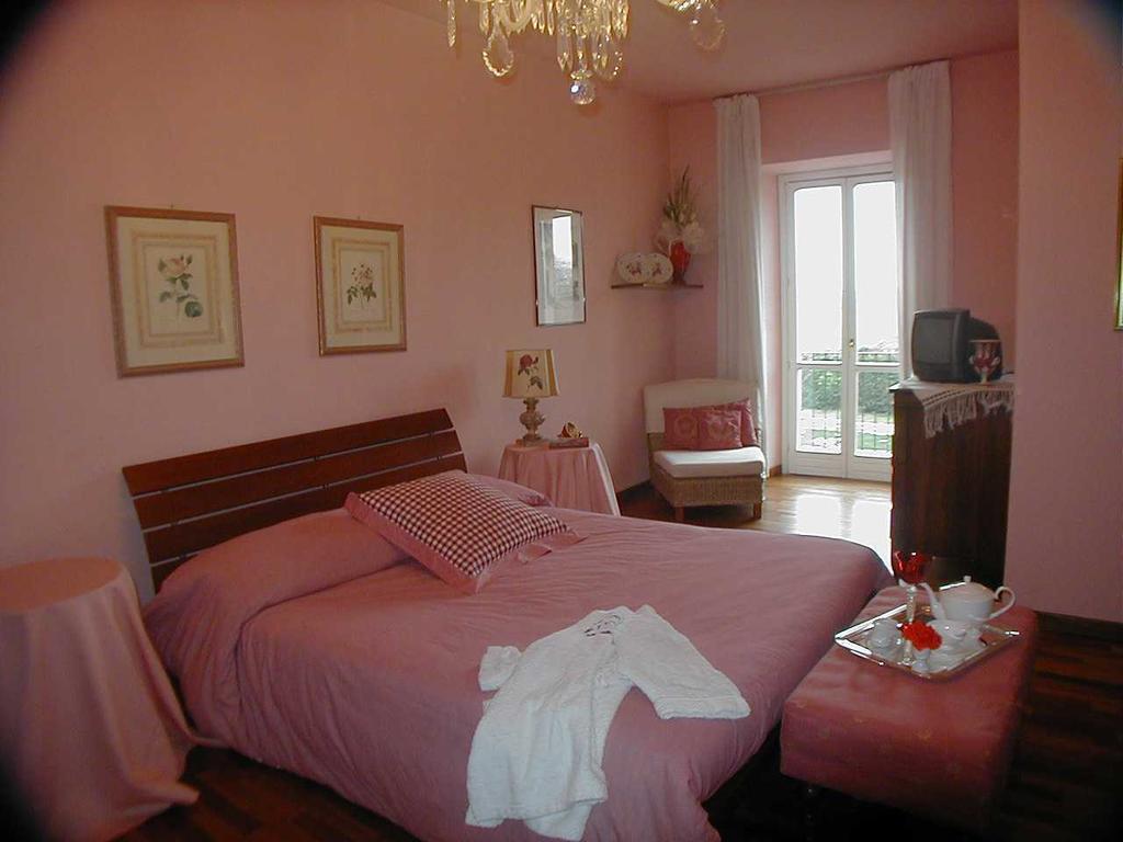 Torre Dei Frati Bed & Breakfast Fossano Pokój zdjęcie